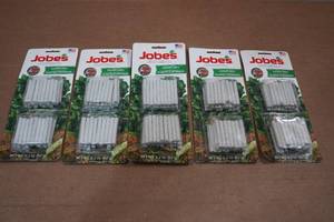 lot 26 image: 5 Jobes Houseplant Fertilizer Spikes