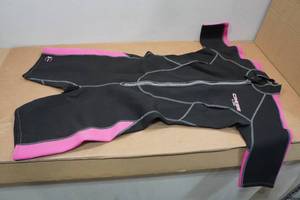 lot 35 image: Cressi Lido Womens 2mm Wetsuit - XXL6, Pink