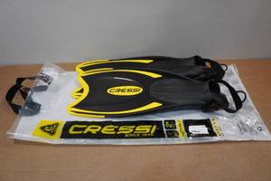 lot 43 image: Cressi Adult Rondine Palau Fins - ML