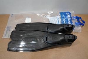 lot 46 image: Cressi Rondinella Snorkel Fins - 7-8, 41-42