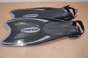lot 47 image: Cressi Adult Rondine Palau Fins - LXL