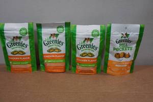 lot 145 image: 4 Feline Greenies Smartbites Treats for Cats - 2.1oz