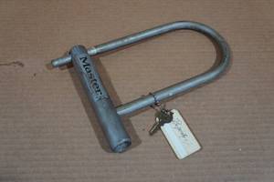 lot 152 image: Master Lock with Key