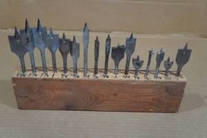 lot 161 image: Assorted Spade Drill Bits