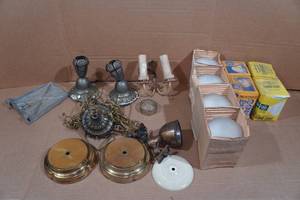 lot 169 image: Assorted Vintage Light Fixtures