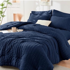 lot 100 image: 7-Piece Comforter Set - Queen - Blue