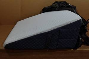 lot 103 image: Wedge Pillow
