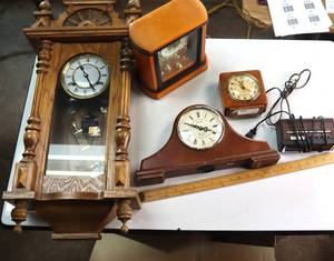 lot 10 image: Vintage Collection of clocks - time to make a bid