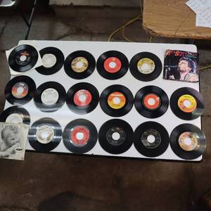 lot 12 image: Vintage lot of 45 rpm records - 18 total - Includes Van Halen