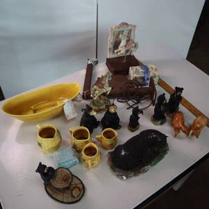 lot 25 image: Vintage Lot of Ceramic Knick Knacks