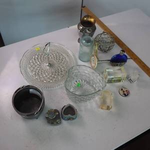 lot 26 image: Vintage lot of glassware and silver plated pitcher