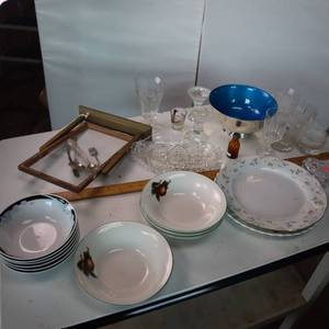 lot 43 image: Vintage collection of serving dishes and silver plated silverware