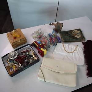 lot 47 image: Vintage Collection of Jewelry and Purses