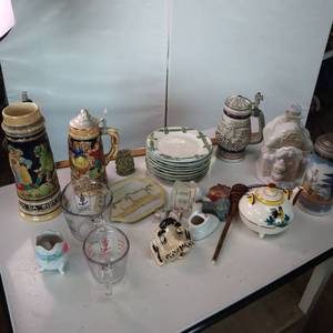 lot 45 image: Vintage Collection of Steins and other ceramic goodies
