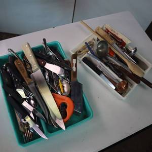 lot 46 image: Large Collection of Kitchen Utensils