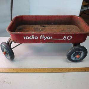 lot 76 image: Vintage Radio Flyer Wagon #80