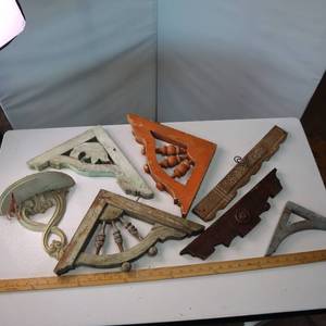 lot 91 image: Vintage Decorative Wooden Artefacts