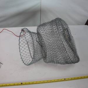 lot 101 image: Live Fish Cage