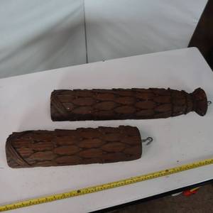 lot 136 image: Vintage Heavy Oak Carvings (2 of them)
