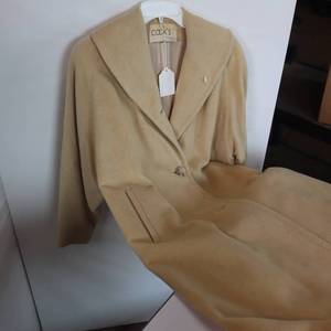 lot 148 image: Ladies Vintage Cooks Wool Coat- 100% imported Cashmere