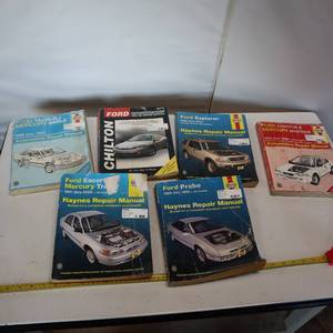 lot 175 image: Several Chilton Ford Manuals for service