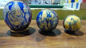 lot 21 image: Russian Nesting Spheres