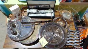 lot 25 image: Assorted Silverplate Items