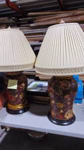 lot 55 image: Pair of Floral Lamps with Shades. Very Nice