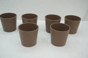 lot 32 image: Aesthetic Plastic Containers (6ct) 6H by 6.3 diameter
