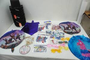 lot 71 image: Top Hats, Party Decor, Balloons
