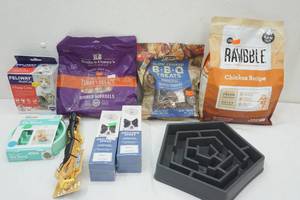 lot 84 image: Pet Supplies Lot