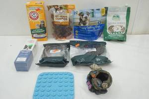 lot 85 image: Pet Supplies Lot