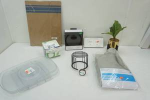 lot 103 image: Decor and Bathroom Hardware