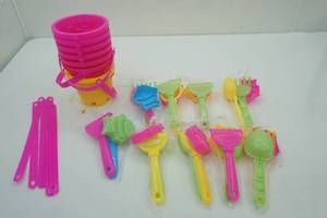 lot 113 image: Sand Toys