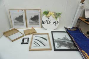 lot 172 image: Wall Hanging Decor & Table runner