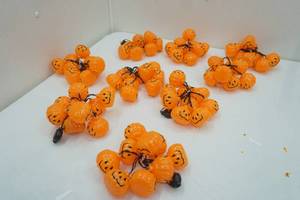 lot 200 image: 9ct Pumpkin Light Bundles