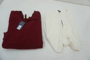 lot 204 image: Womens Sweaters Size L & M