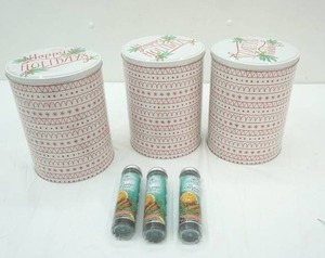 lot 231 image: Happy Holiday Tins & Scentsicles O Christmas Tree