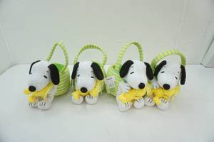 lot 254 image: Peanuts Snoopy Easter Baskets (4ct)