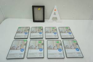 lot 258 image: 5x7 Picture Frames and Other Decor