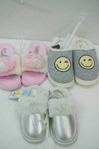 lot 261 image: Girls Slippers (Target)