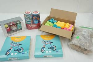 lot 266 image: Kleenex on The Go, Easter Eggs, Featherly Friends Set, and more