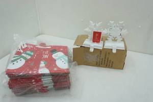 lot 274 image: Snowflake Stocking Holders & Gift Bags