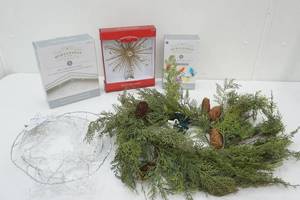 lot 276 image: Christmas Decor