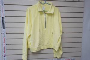 lot 279 image: All in Motion Size 1X Sweater (yellow)