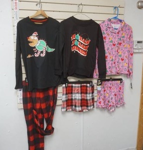 lot 294 image: Christmas Pajama Sets (5ct)