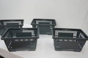 lot 305 image: 4ct Shopping Baskets