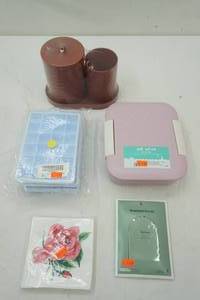 lot 381 image: Lunch Box, Mini Silicone Ice Cube Trays, Scent Card, Bathroom Containers