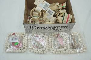 lot 386 image: Wooden Bracelets and Other Wooden Crafts