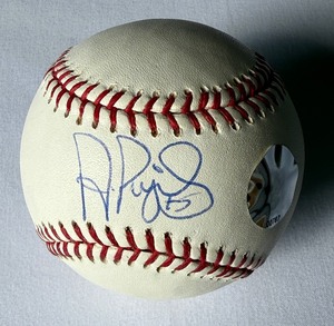 lot 10 image: Albert Pujols Signed Baseball With FullPSA DNA Letter of Authenticity OMLB Selig Ball with Case